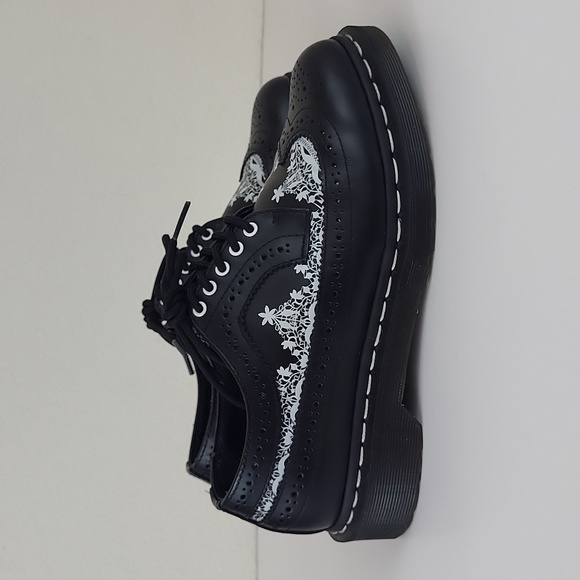 Dr Martens 3989 Lace Wingtip brogue in black Size EU 38 / US 7 - Picture 6 of 14
